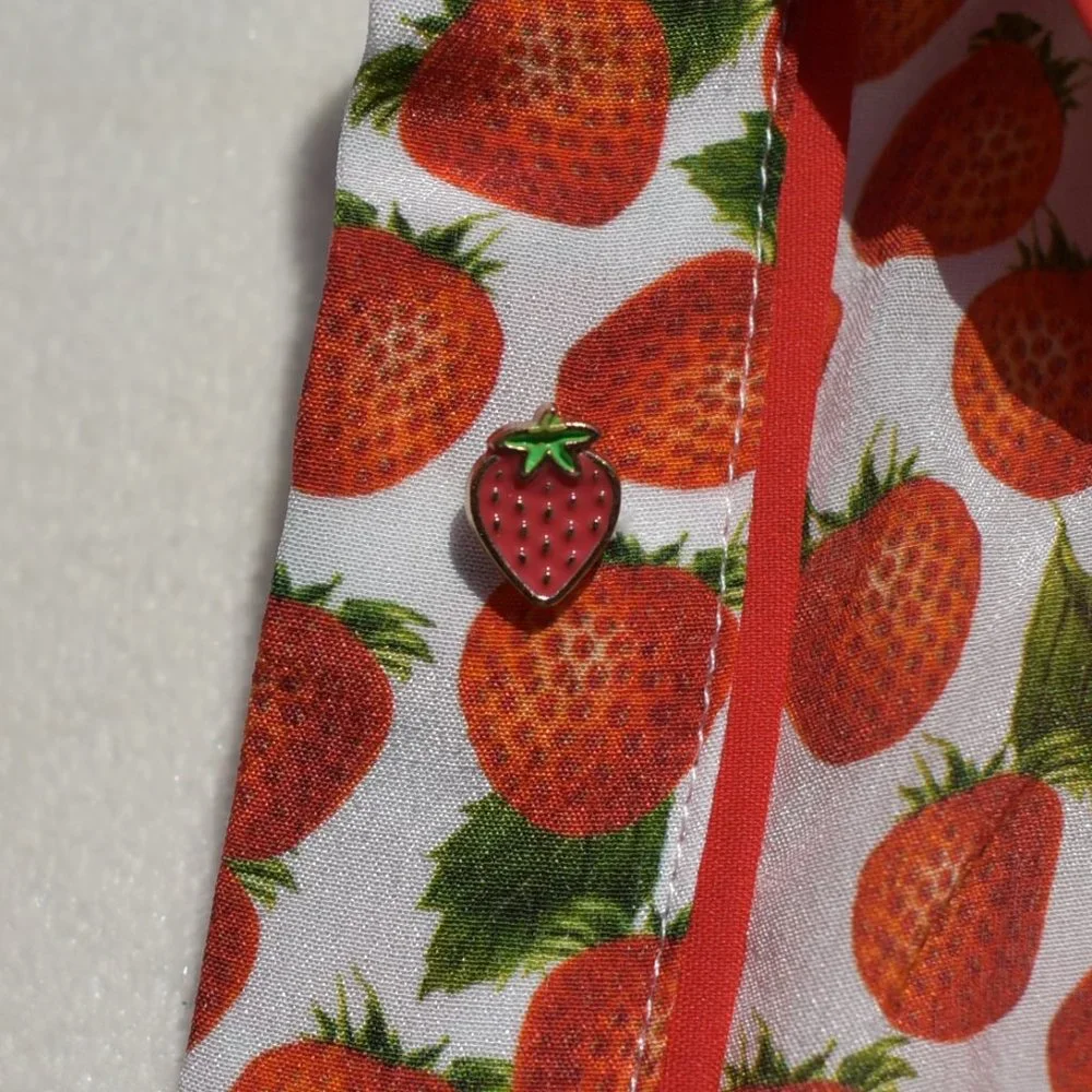 Alice + Olivia | Willa Placket Top (Strawberry Jam Soft White) - Picture 10 of 15
